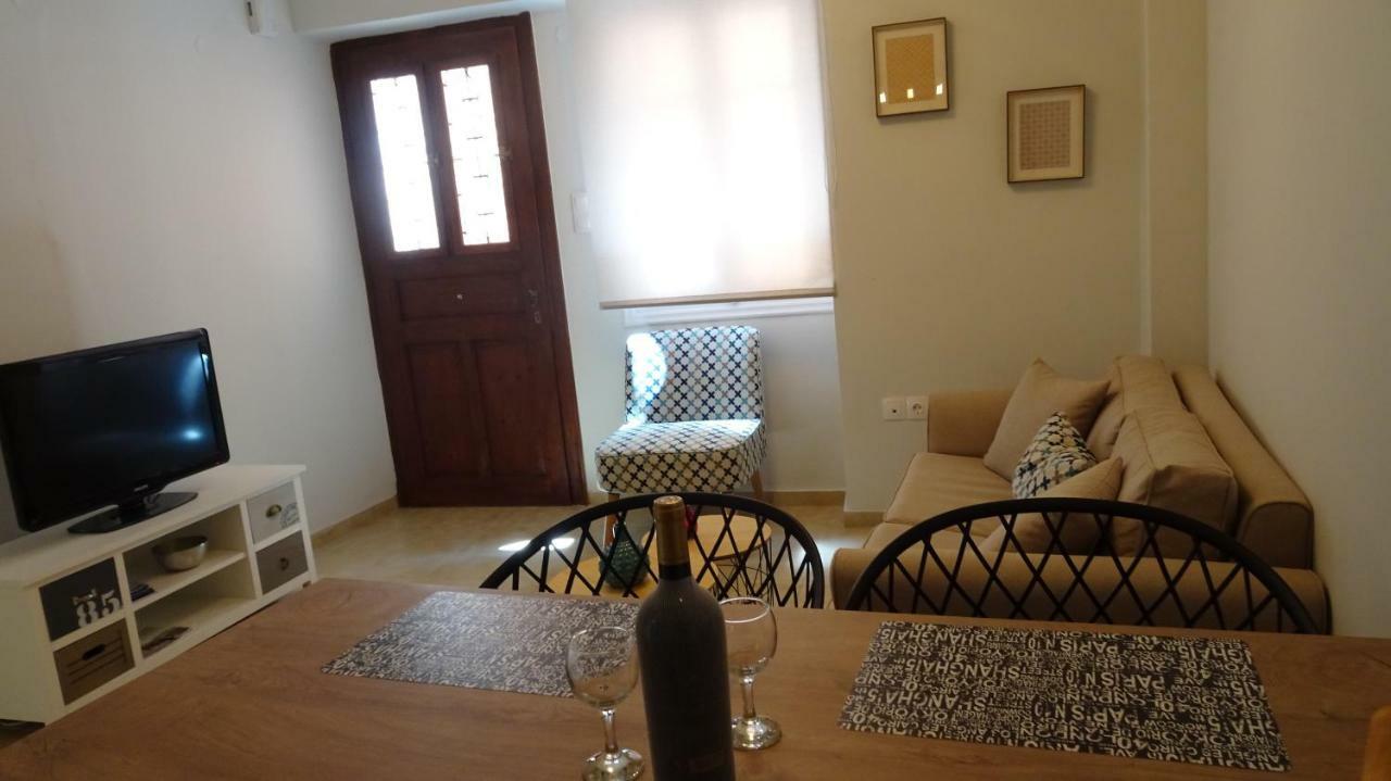 Elegant And Comfortable Apartment In The City Center Ermupoli Exteriér fotografie