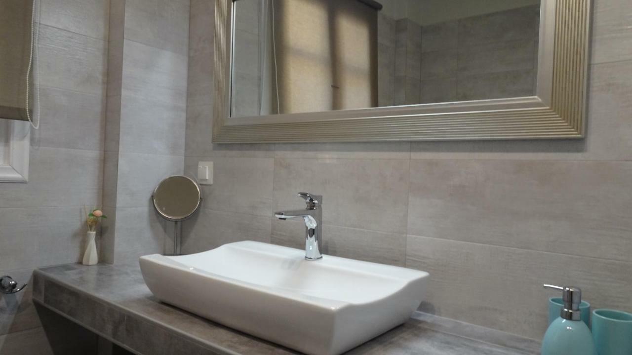Elegant And Comfortable Apartment In The City Center Ermupoli Exteriér fotografie