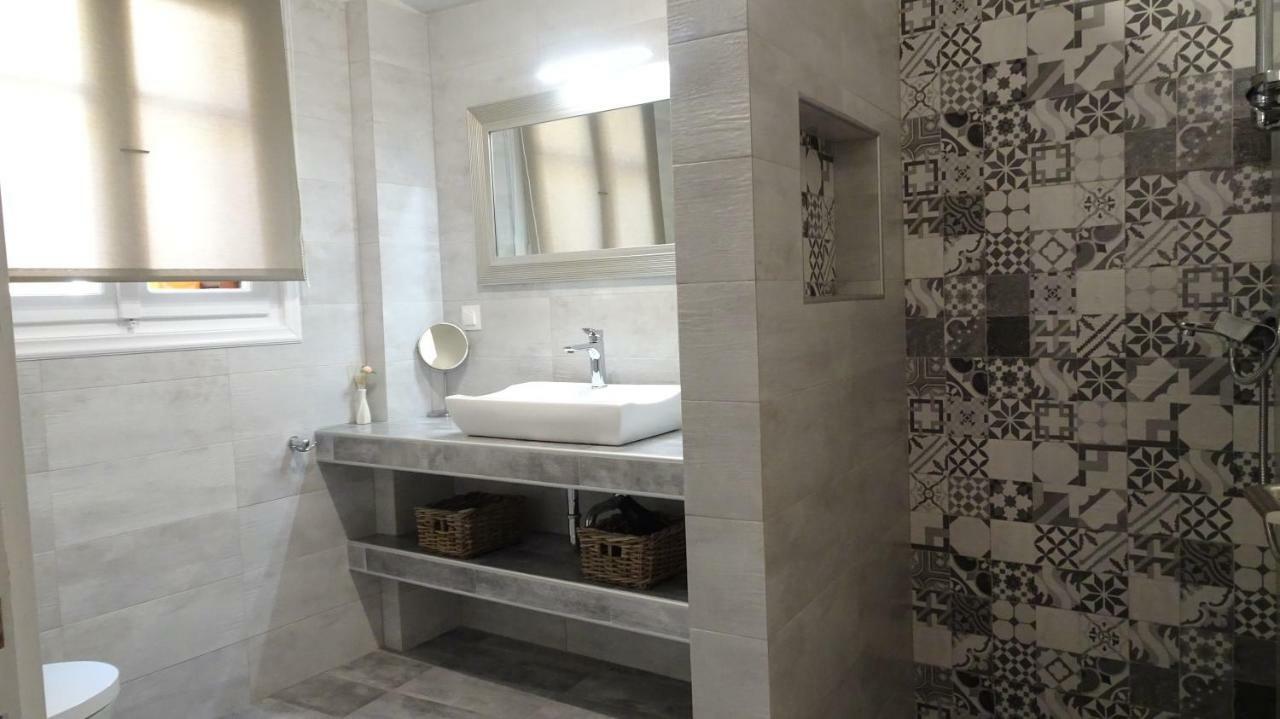 Elegant And Comfortable Apartment In The City Center Ermupoli Exteriér fotografie